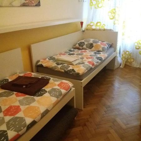 Geraeumige Zentrumsnahe Altbauwohnung Wien Eksteriør bilde
