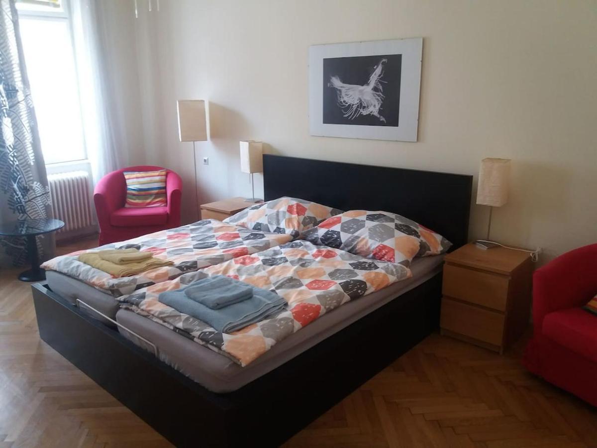 Geraeumige Zentrumsnahe Altbauwohnung Wien Eksteriør bilde