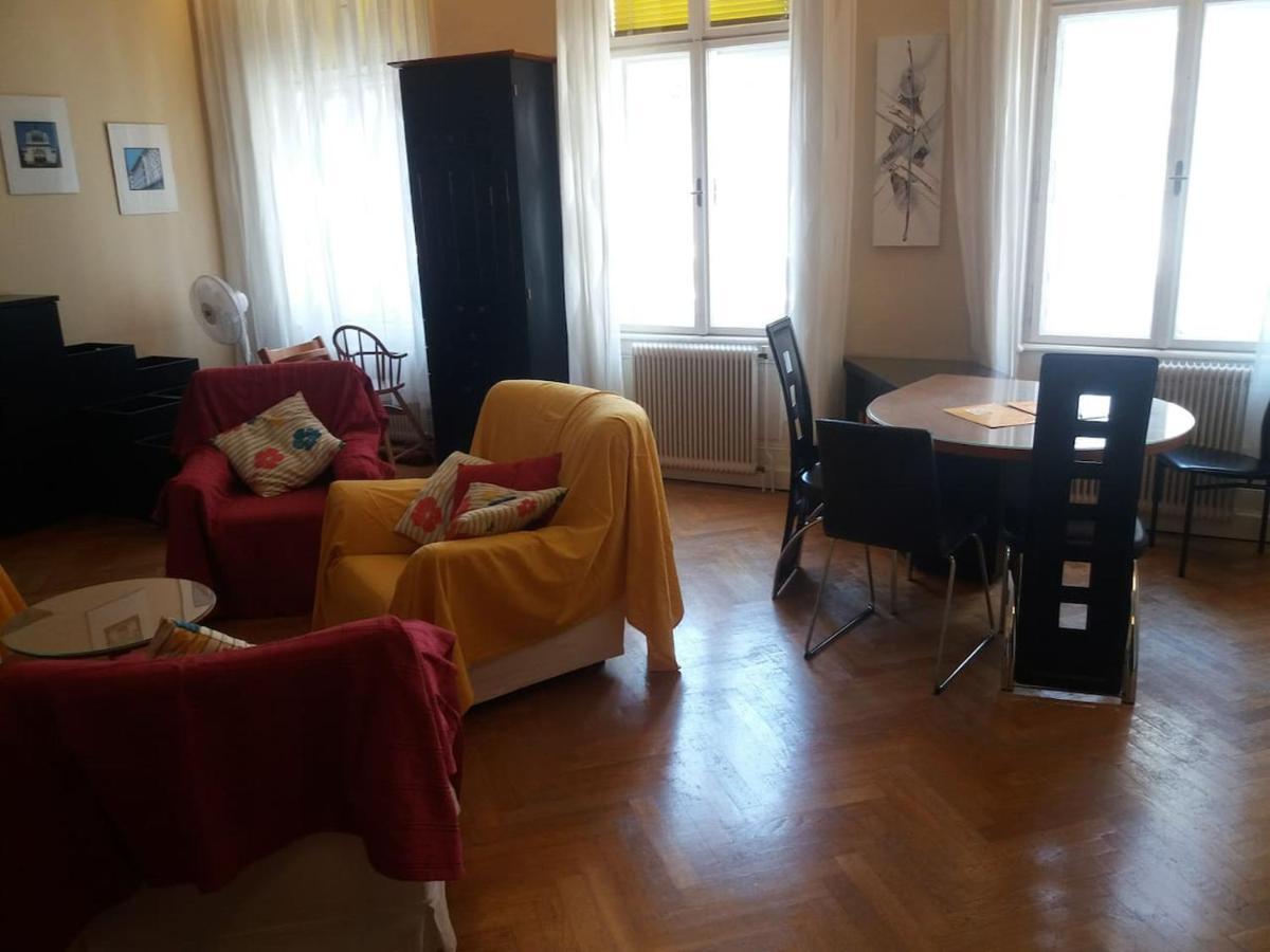 Geraeumige Zentrumsnahe Altbauwohnung Wien Eksteriør bilde